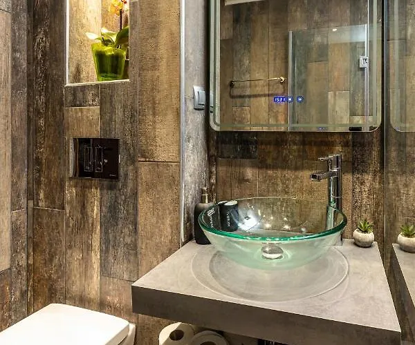 Apartament Modern 1bd Flat With A Parking Near The Centre By Flat Mаnager